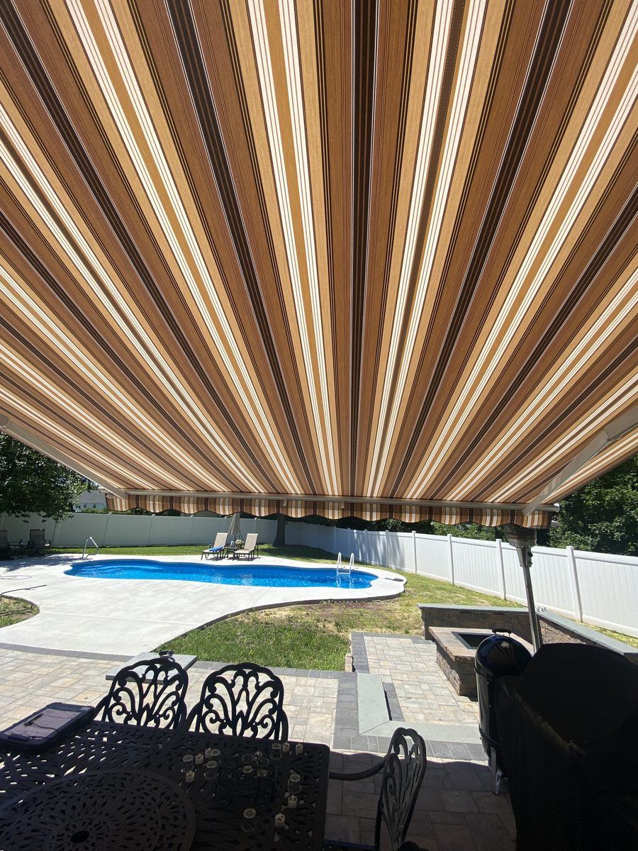 Patio retractable awning
