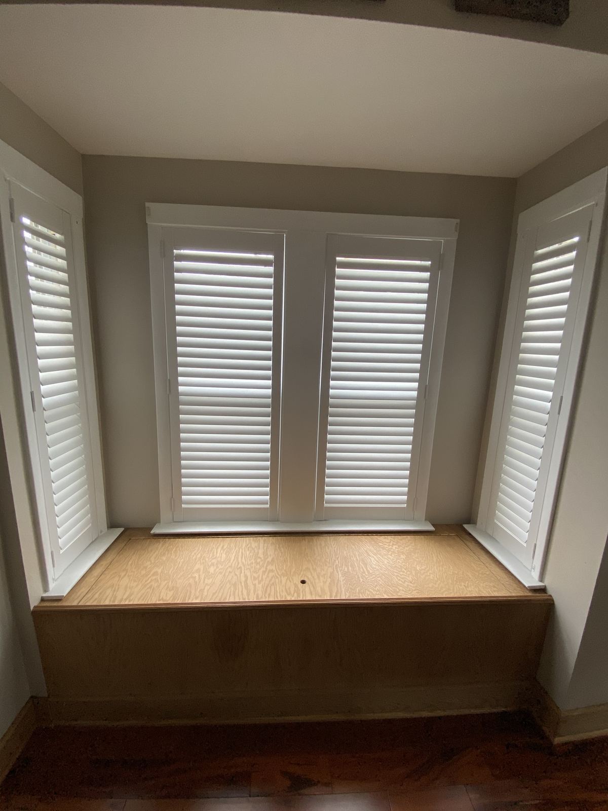 Plantation shutters bay window Cinnaminson NJ