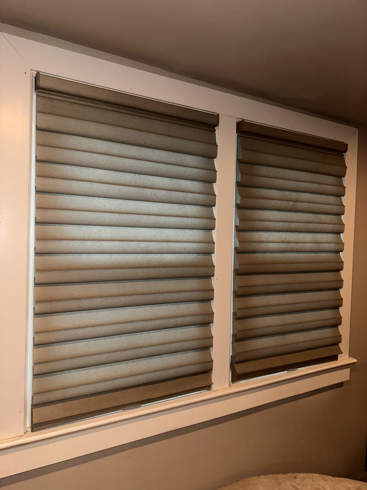 Hunter Douglas Vignette modern roman shades